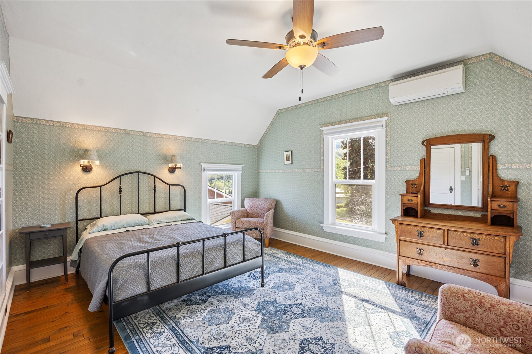 529 Lower Sunnyslope Road , Wenatchee, WA 98801