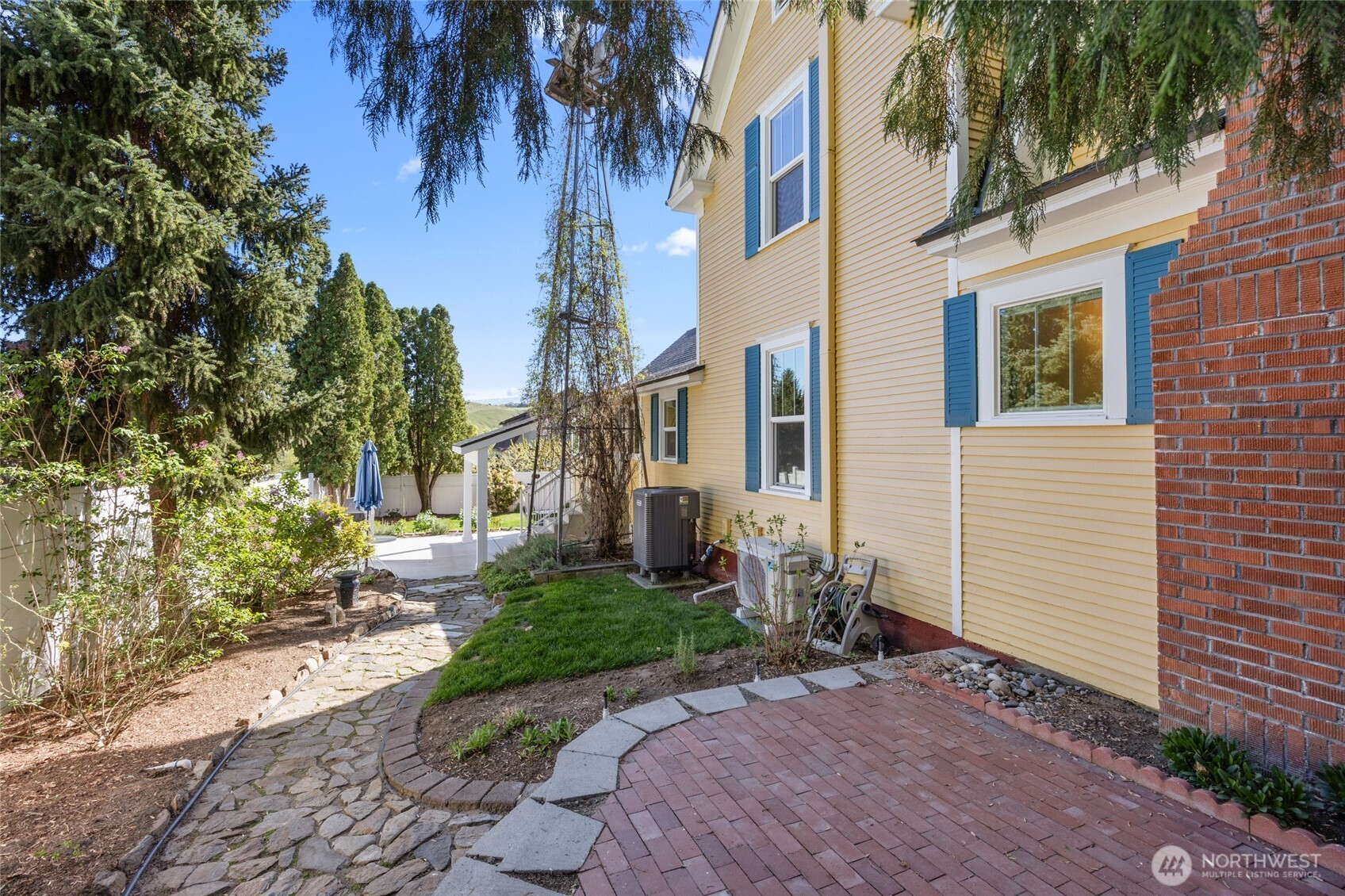 529 Lower Sunnyslope Road , Wenatchee, WA 98801
