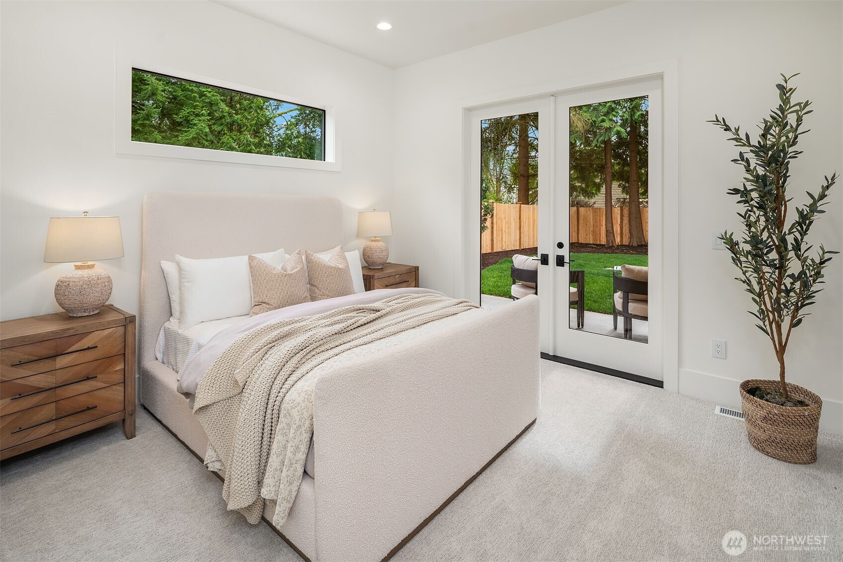 12821 NE 102nd Place , Kirkland, WA 98033