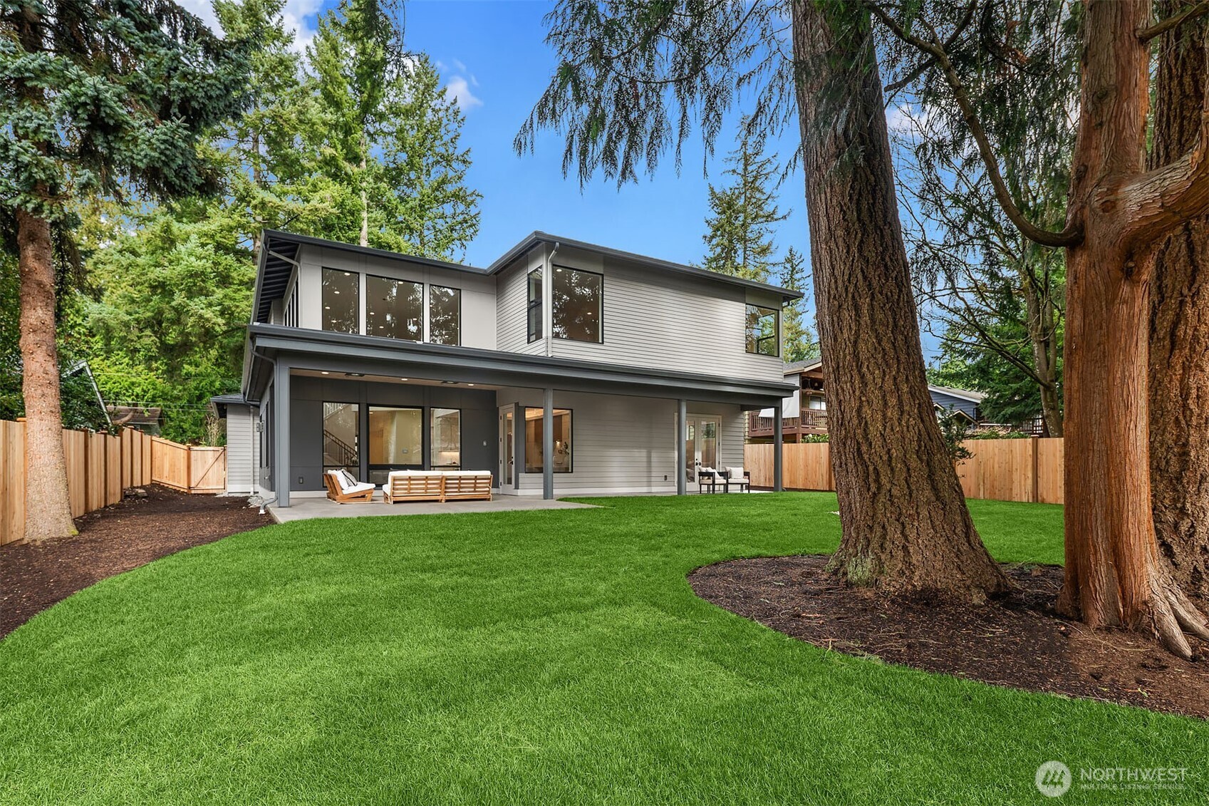12821 NE 102nd Place , Kirkland, WA 98033