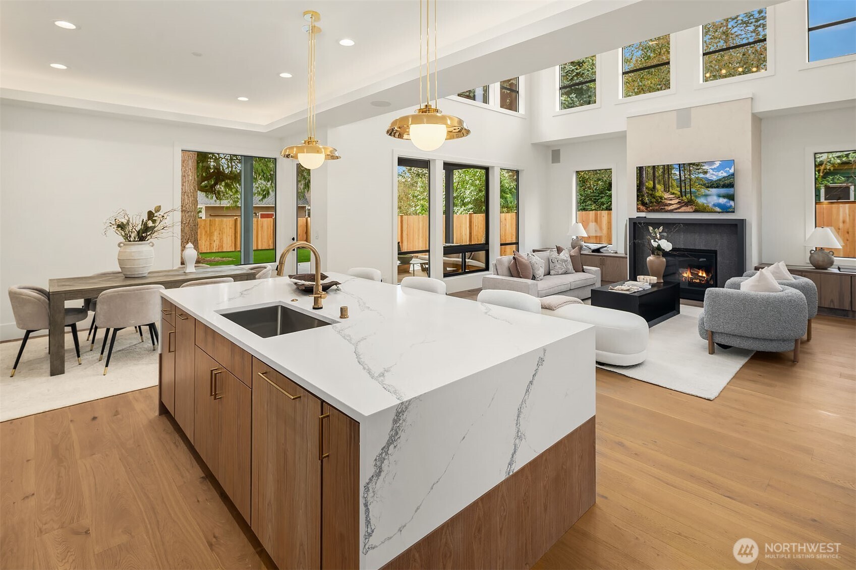 12821 NE 102nd Place , Kirkland, WA 98033