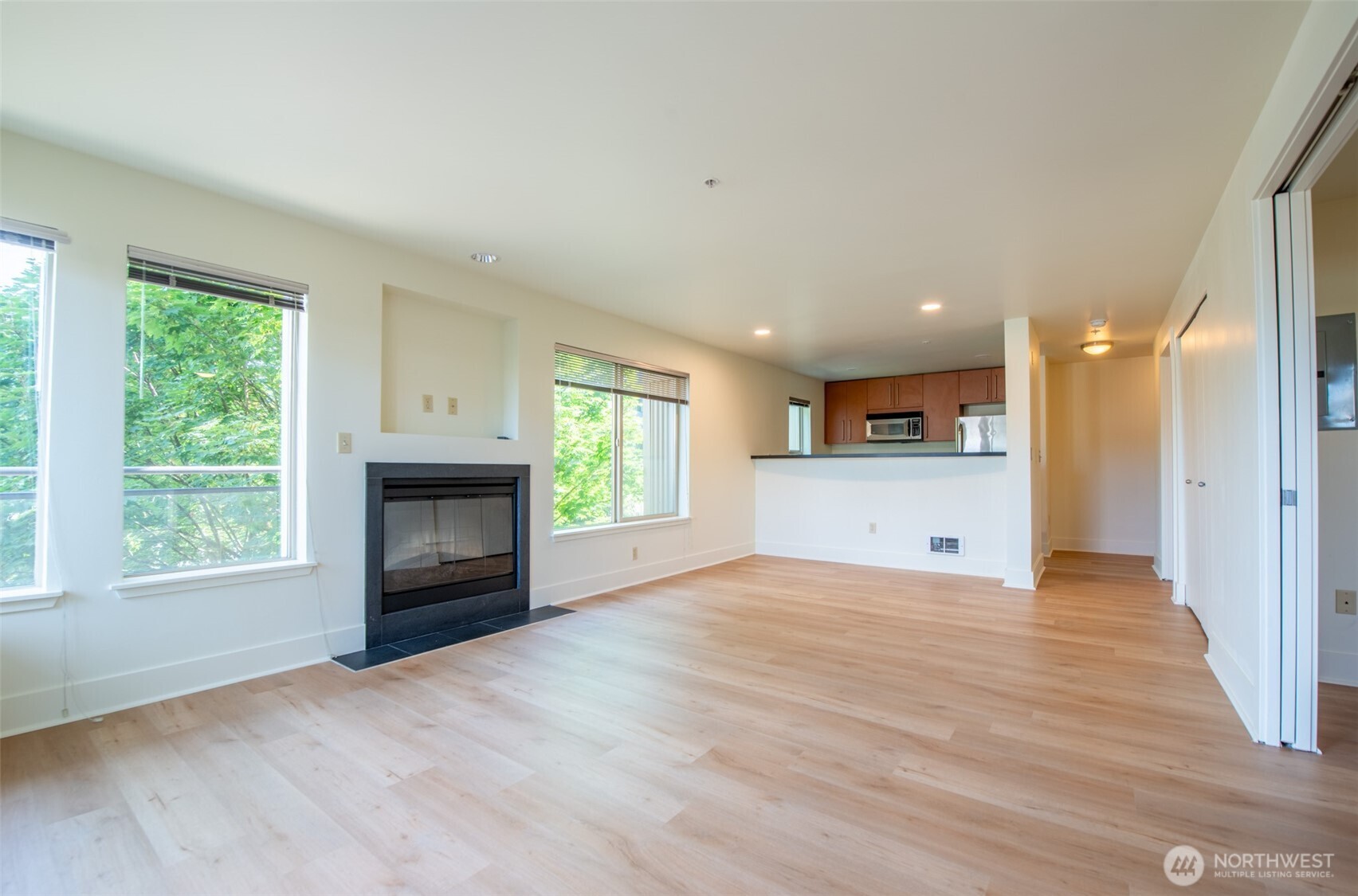 1550 Eastlake Avenue E #201, Seattle, WA 98102-3733