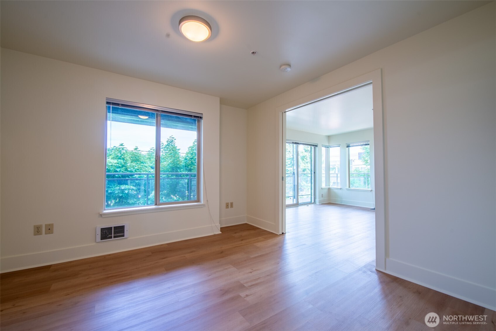 1550 Eastlake Avenue E #201, Seattle, WA 98102-3733