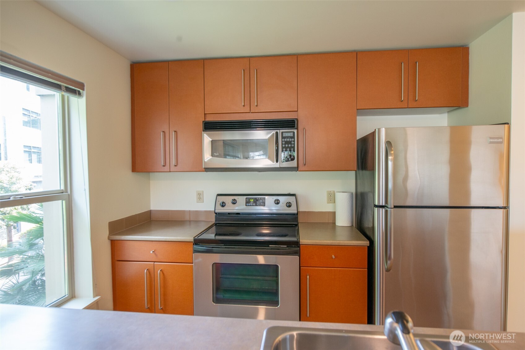 1550 Eastlake Avenue E #201, Seattle, WA 98102-3733