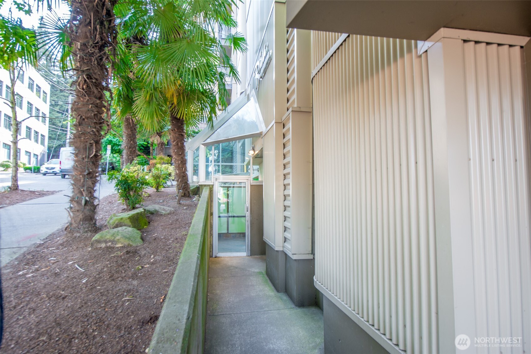 1550 Eastlake Avenue E #201, Seattle, WA 98102-3733