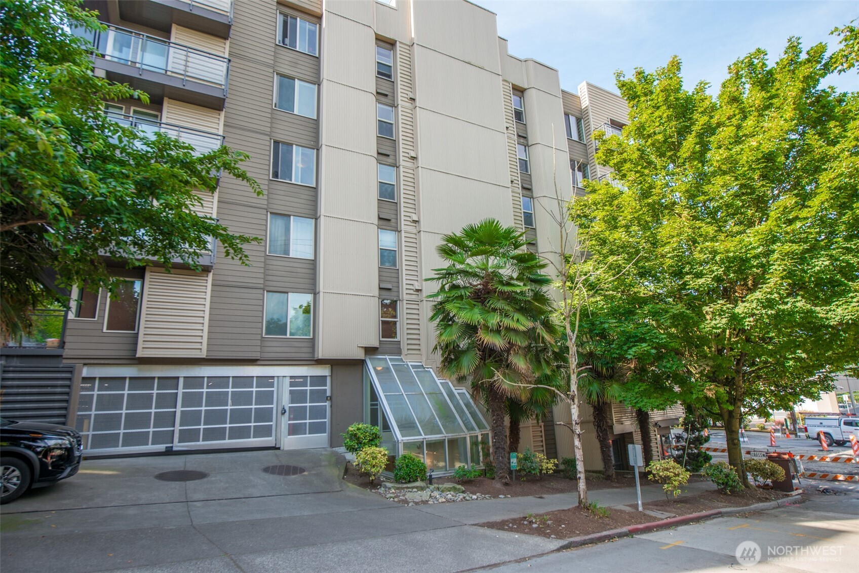1550 Eastlake Avenue E #201, Seattle, WA 98102-3733