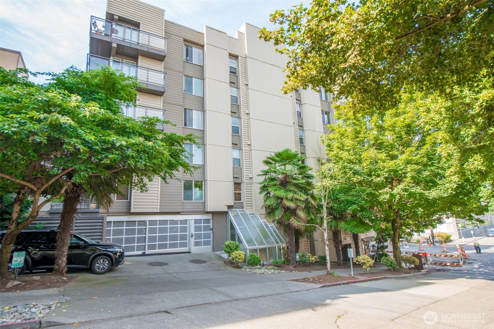 1550 Eastlake Avenue E #201, Seattle, WA 98102-3733