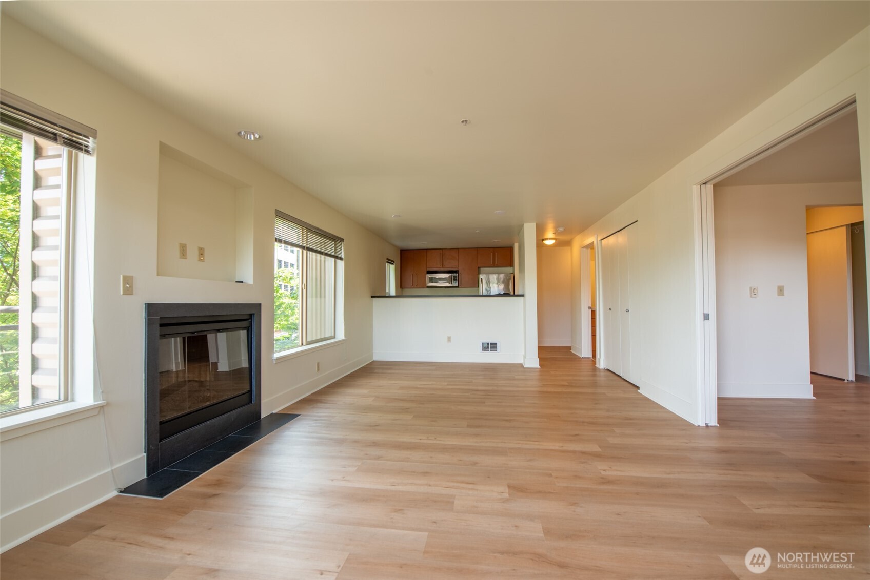1550 Eastlake Avenue E #201, Seattle, WA 98102-3733
