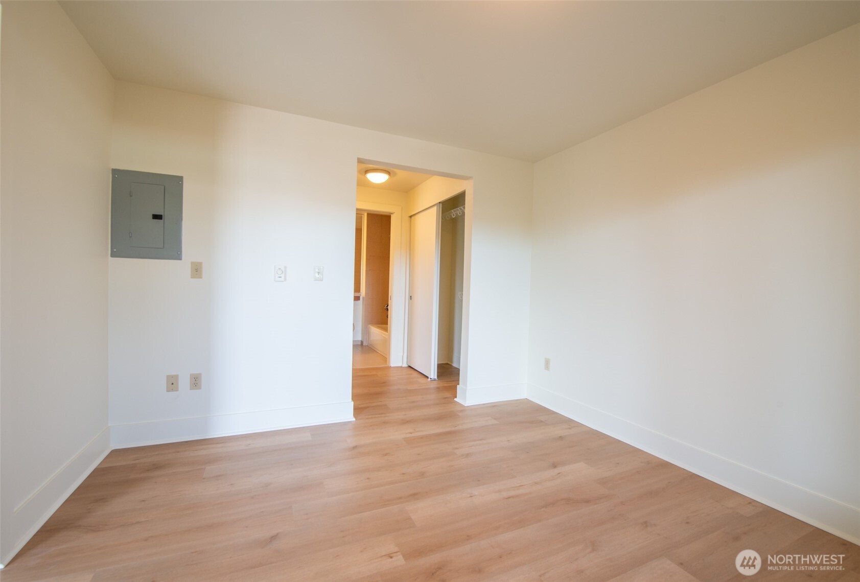 1550 Eastlake Avenue E #201, Seattle, WA 98102-3733