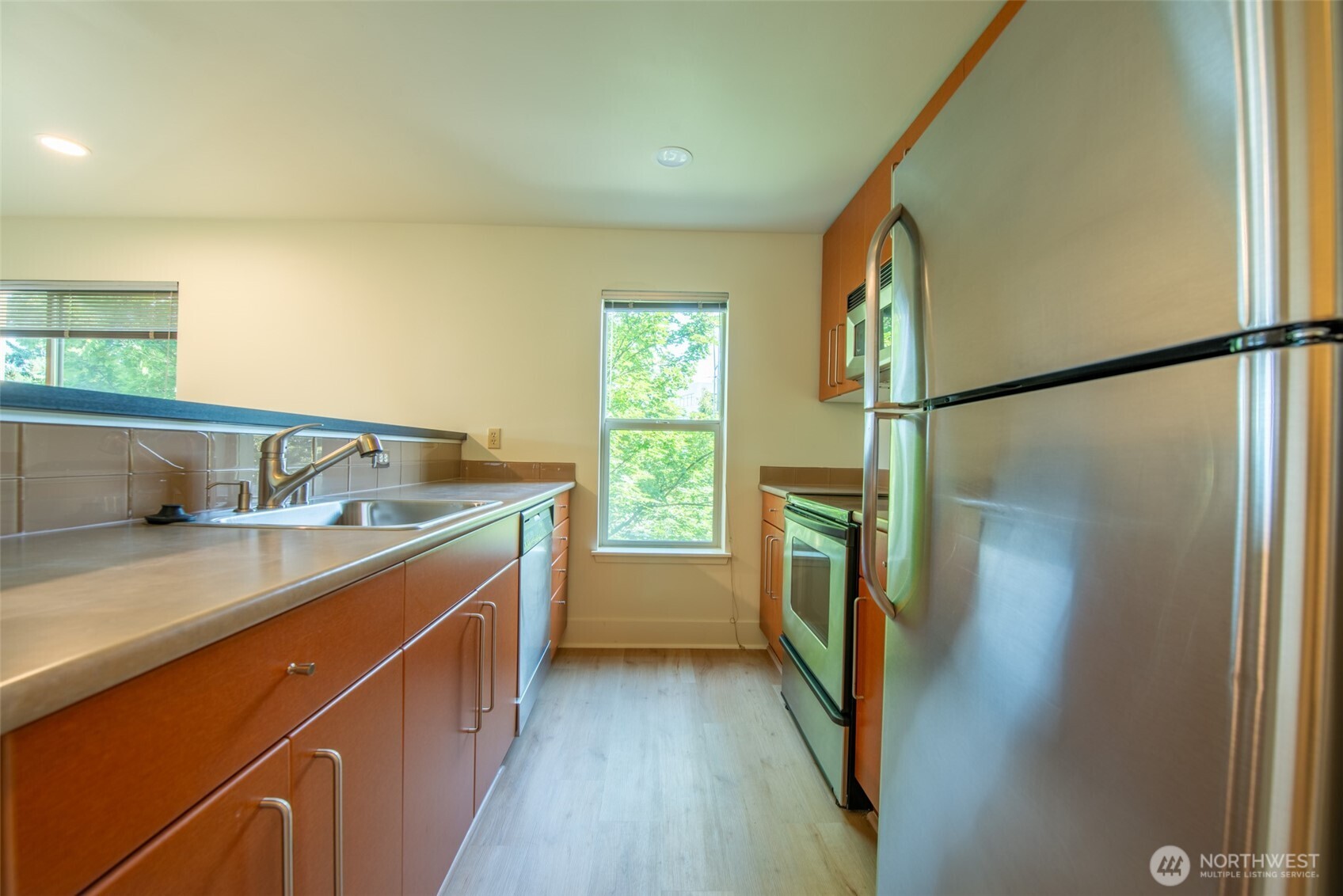 1550 Eastlake Avenue E #201, Seattle, WA 98102-3733