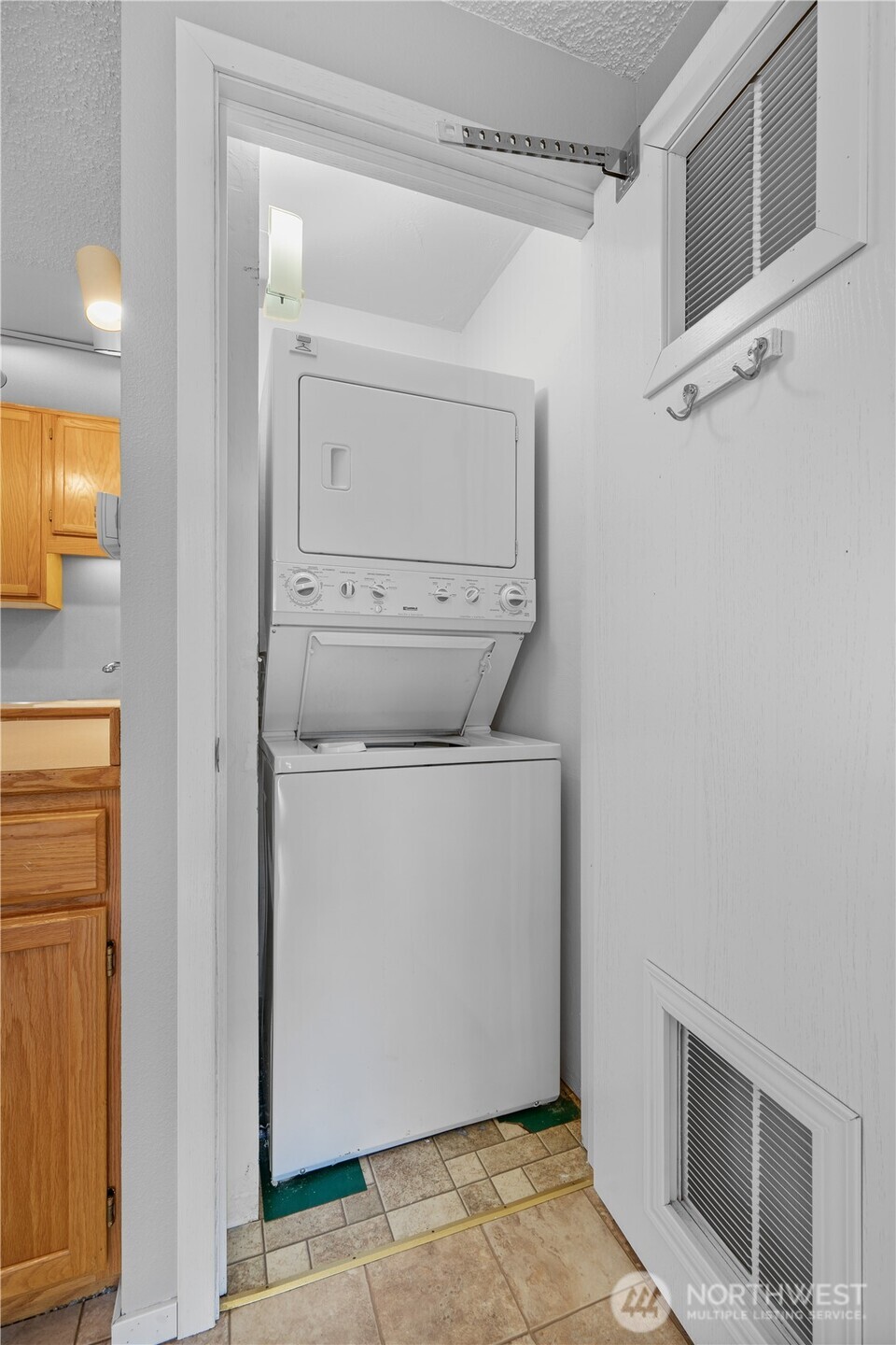 359 7th Street SE #2, Puyallup, WA 98372