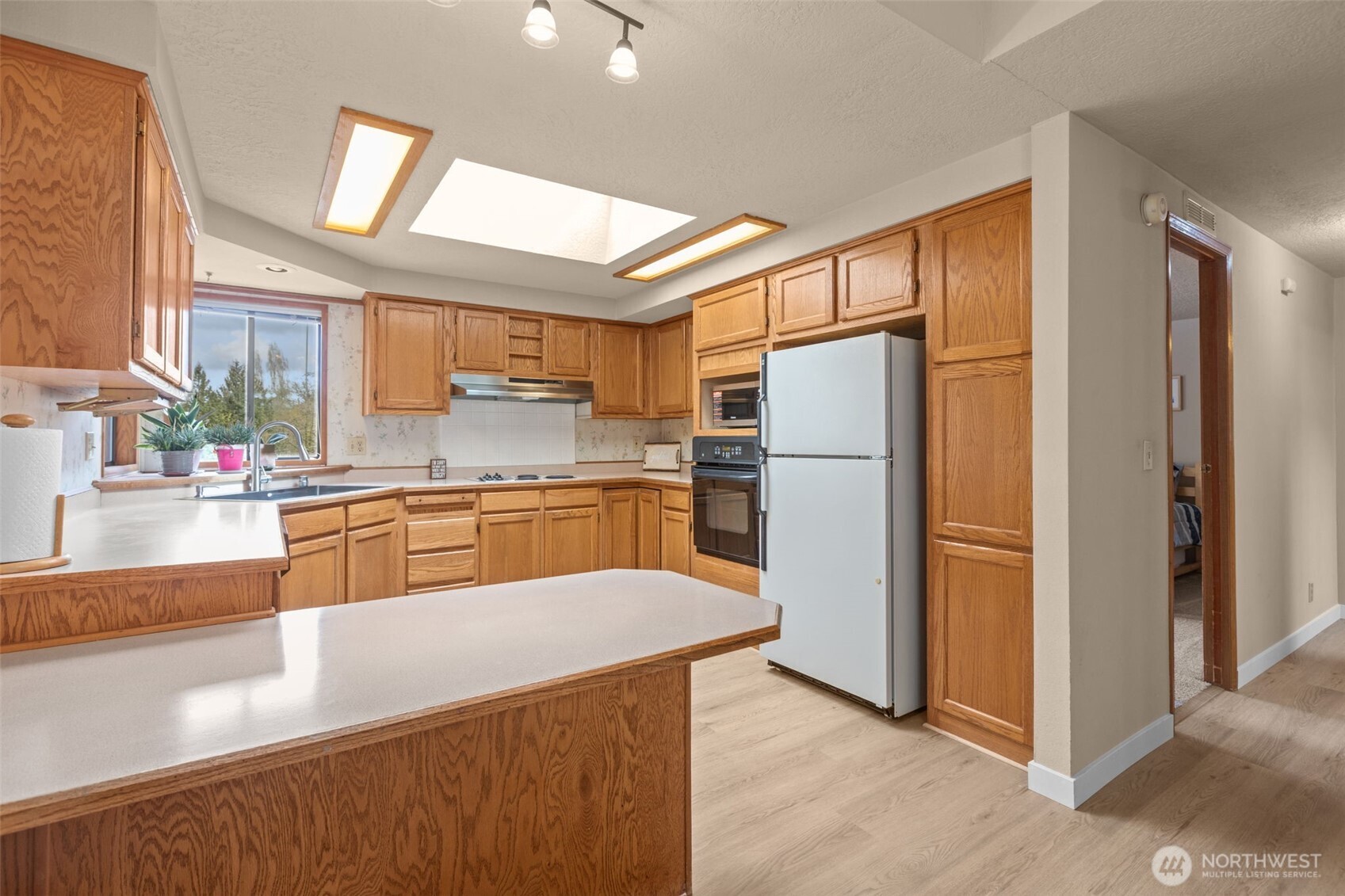 17373 Woodcrest Drive NE, Bothell, WA 98011
