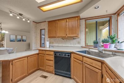 17373 Woodcrest Drive NE, Bothell, WA 98011 - Photo 14