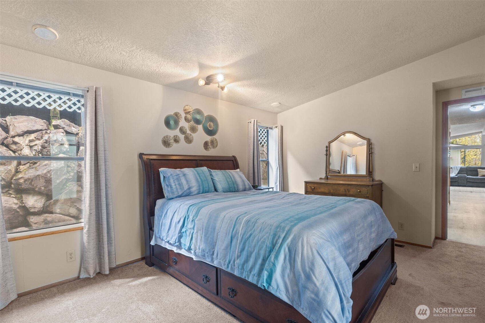 17373 Woodcrest Drive NE, Bothell, WA 98011