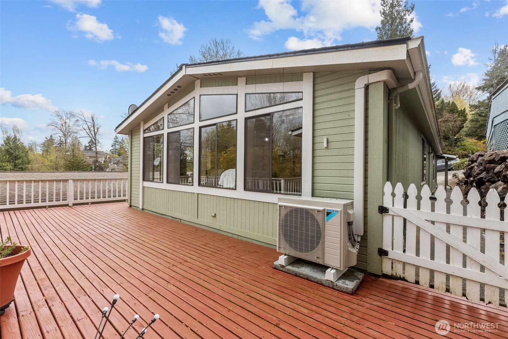 17373 Woodcrest Drive NE, Bothell, WA 98011