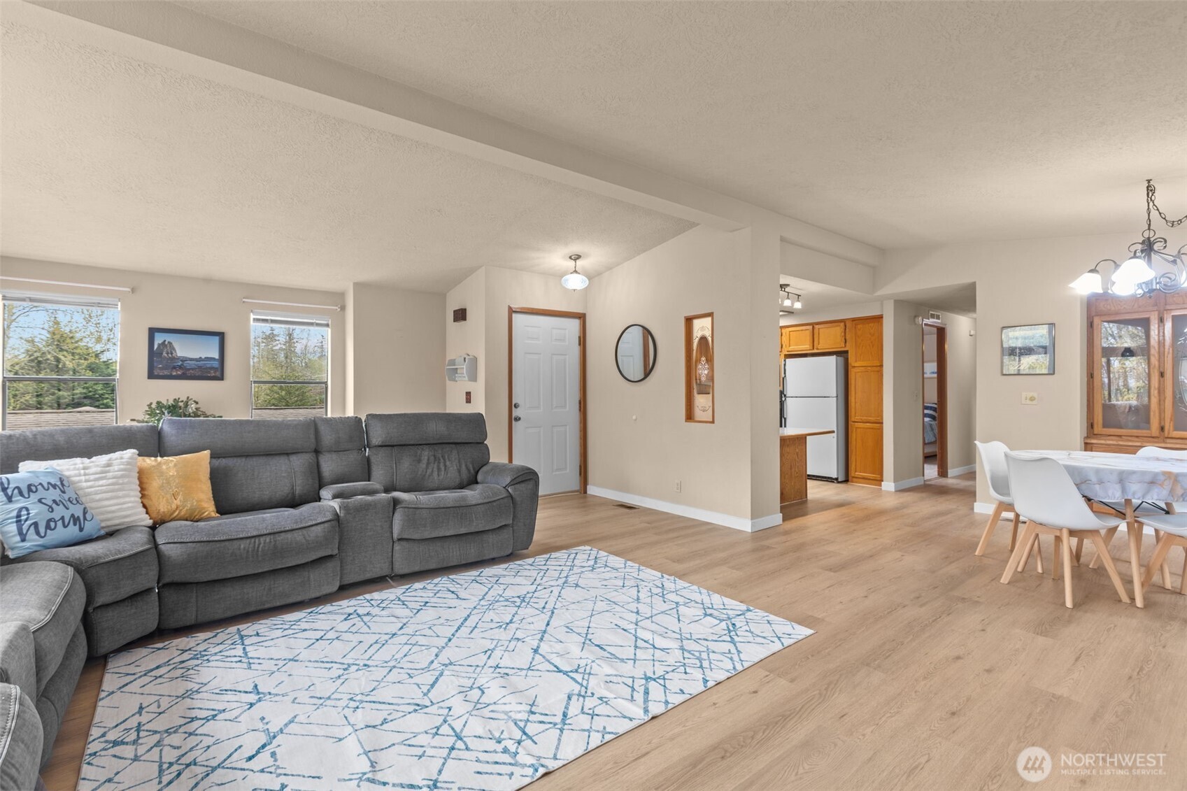17373 Woodcrest Drive NE, Bothell, WA 98011