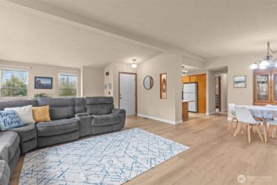 17373 Woodcrest Drive NE, Bothell, WA 98011 - Photo 5
