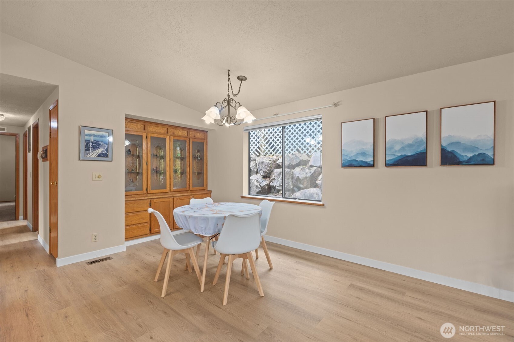 17373 Woodcrest Drive NE, Bothell, WA 98011