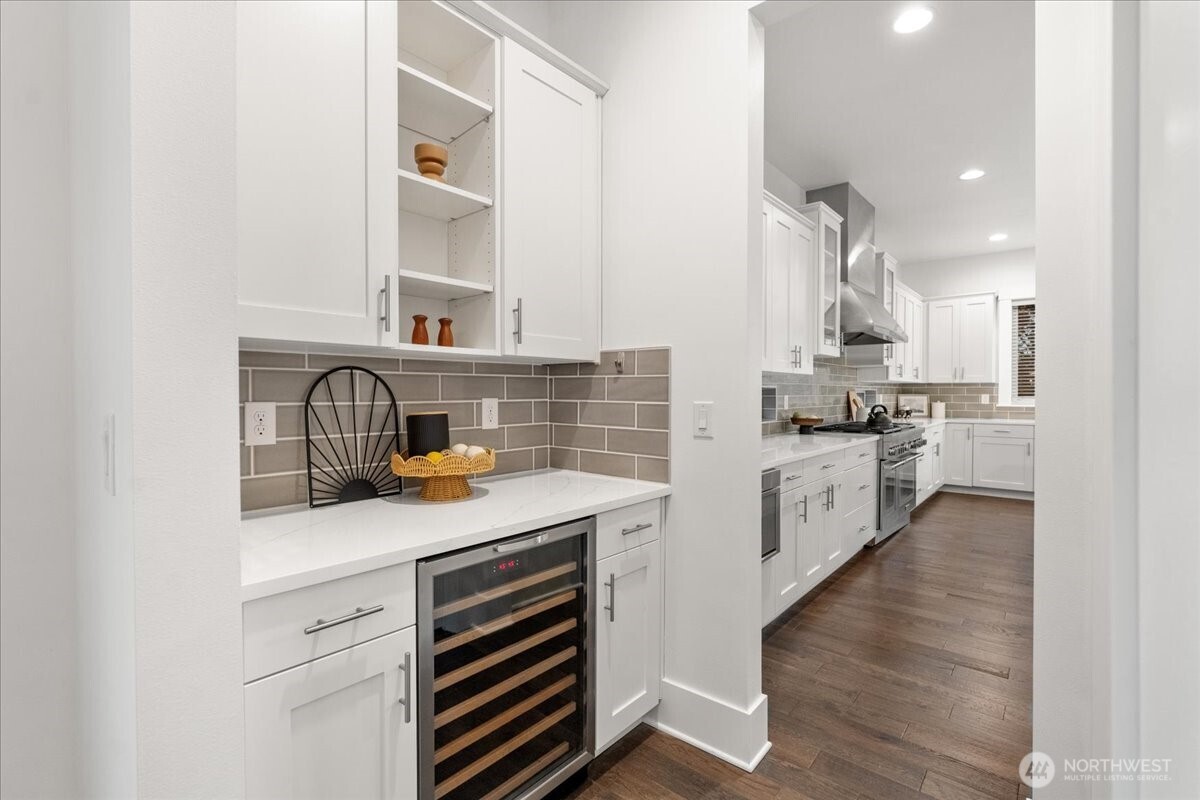 13707 NE 133rd Place , Kirkland, WA 98034