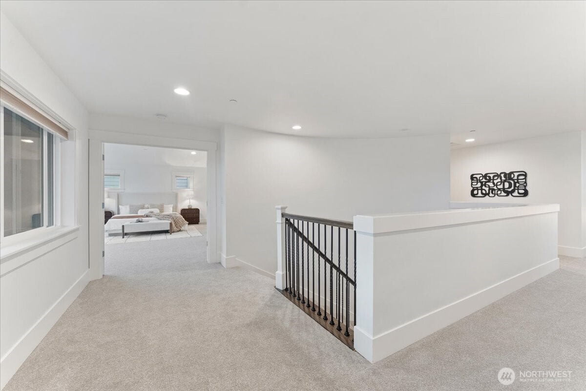 13707 NE 133rd Place , Kirkland, WA 98034