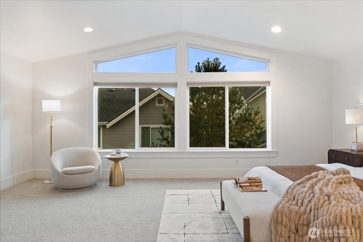 13707 NE 133rd Place , Kirkland, WA 98034