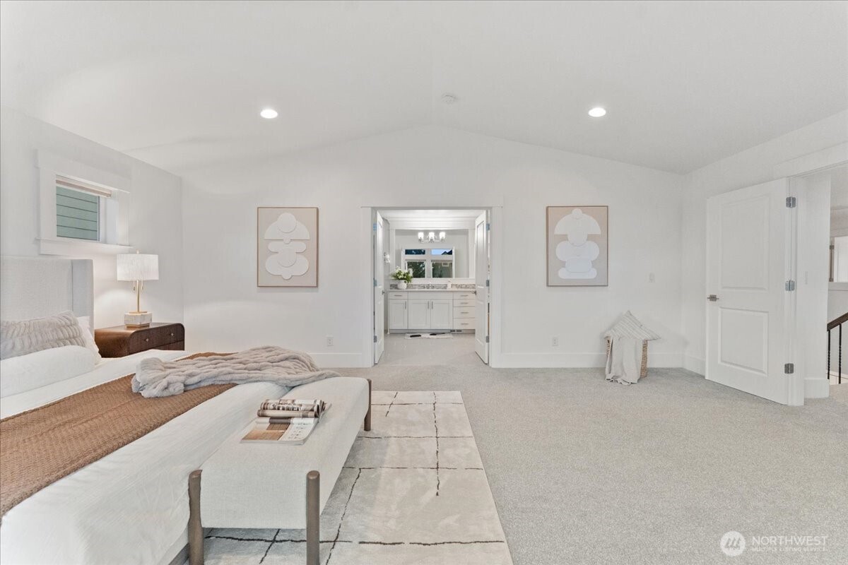 13707 NE 133rd Place , Kirkland, WA 98034