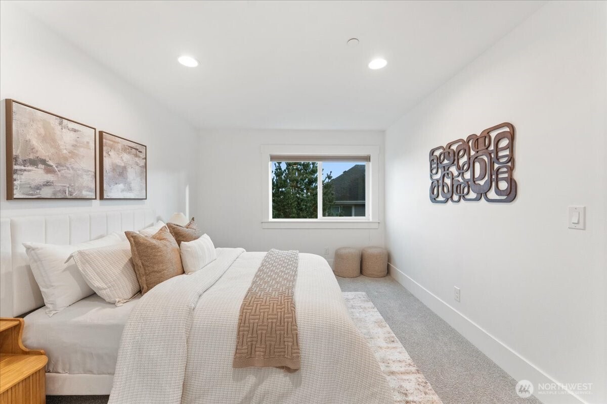 13707 NE 133rd Place , Kirkland, WA 98034