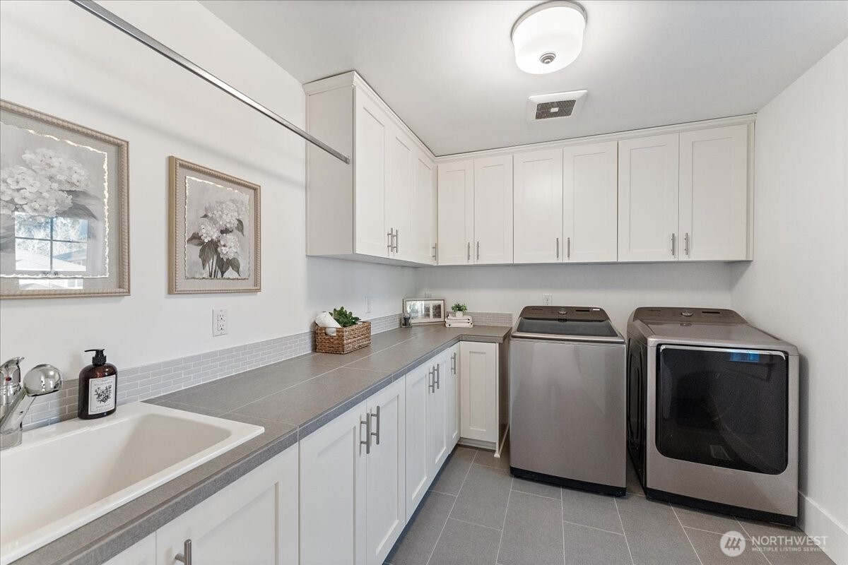 13707 NE 133rd Place , Kirkland, WA 98034