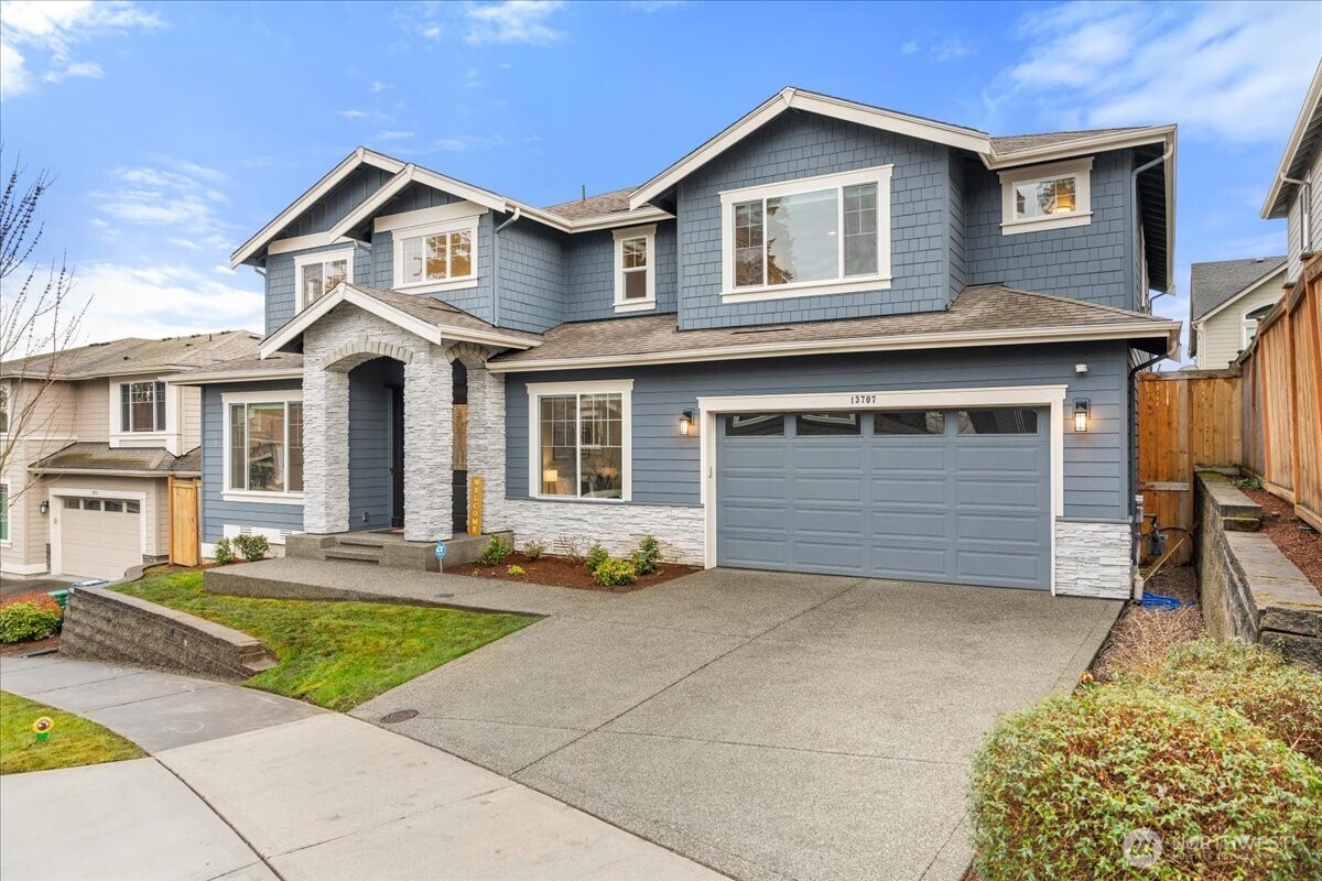13707 NE 133rd Place , Kirkland, WA 98034