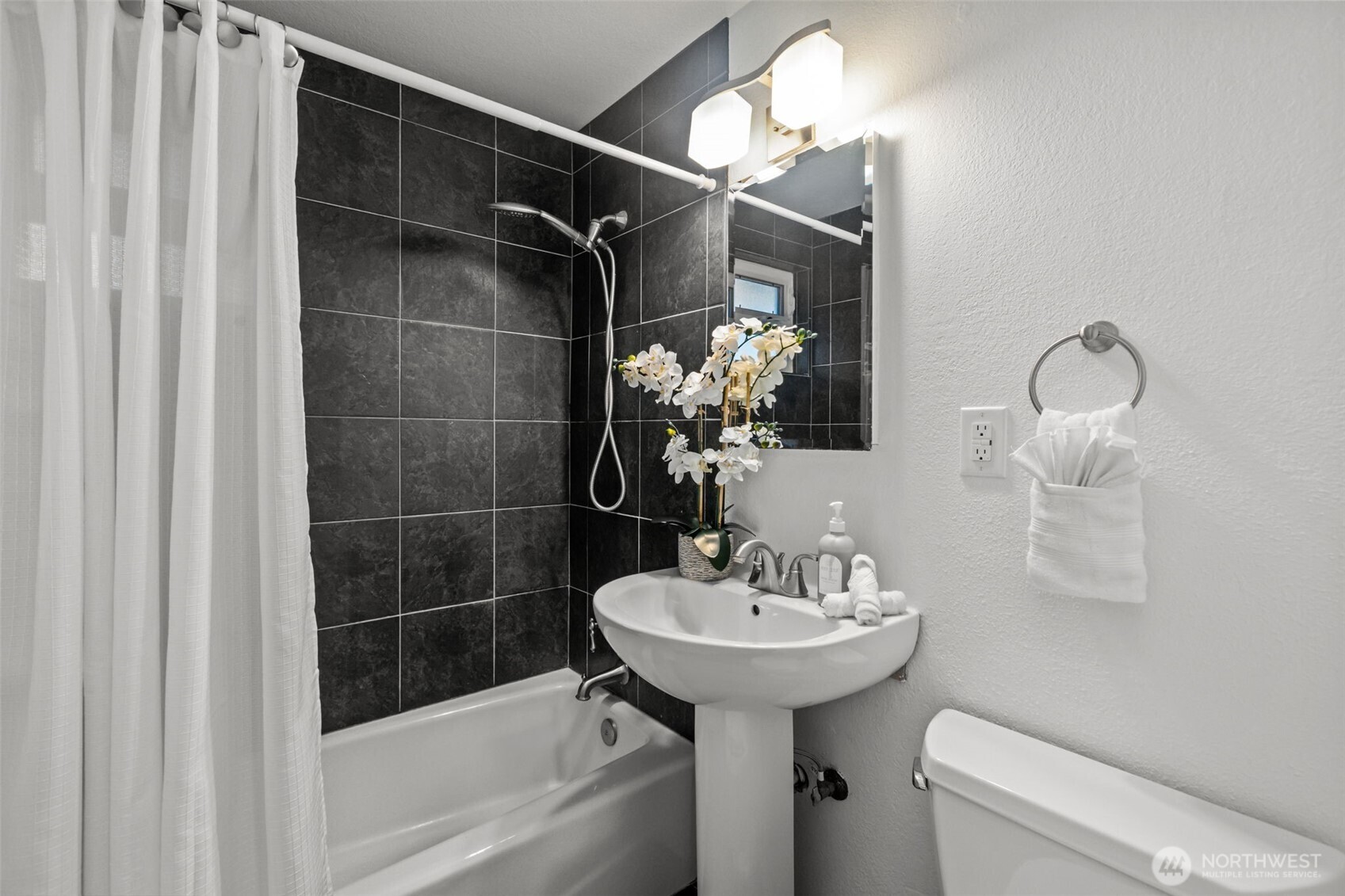 16227 15th Avenue SW, Burien, WA 98166