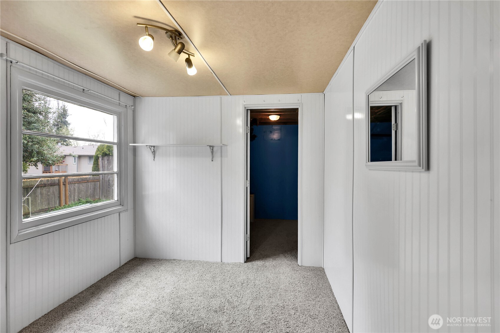 22317 16th Avenue S, Des Moines, WA 98198