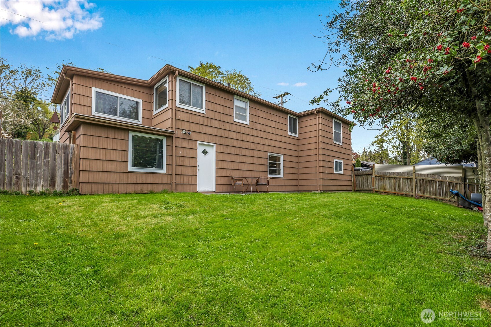 22317 16th Avenue S, Des Moines, WA 98198