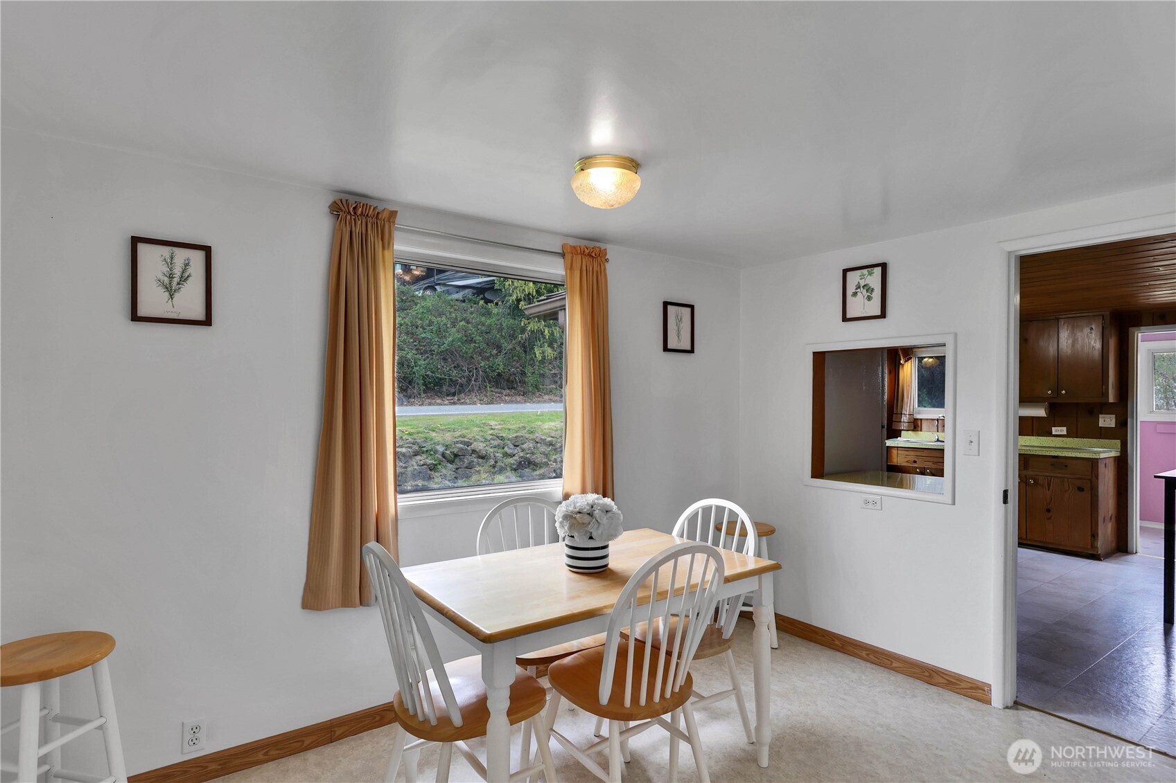 22317 16th Avenue S, Des Moines, WA 98198