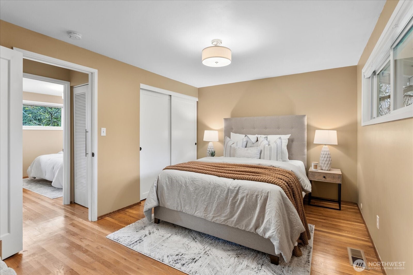 16010 SE 5th Street , Bellevue, WA 98008