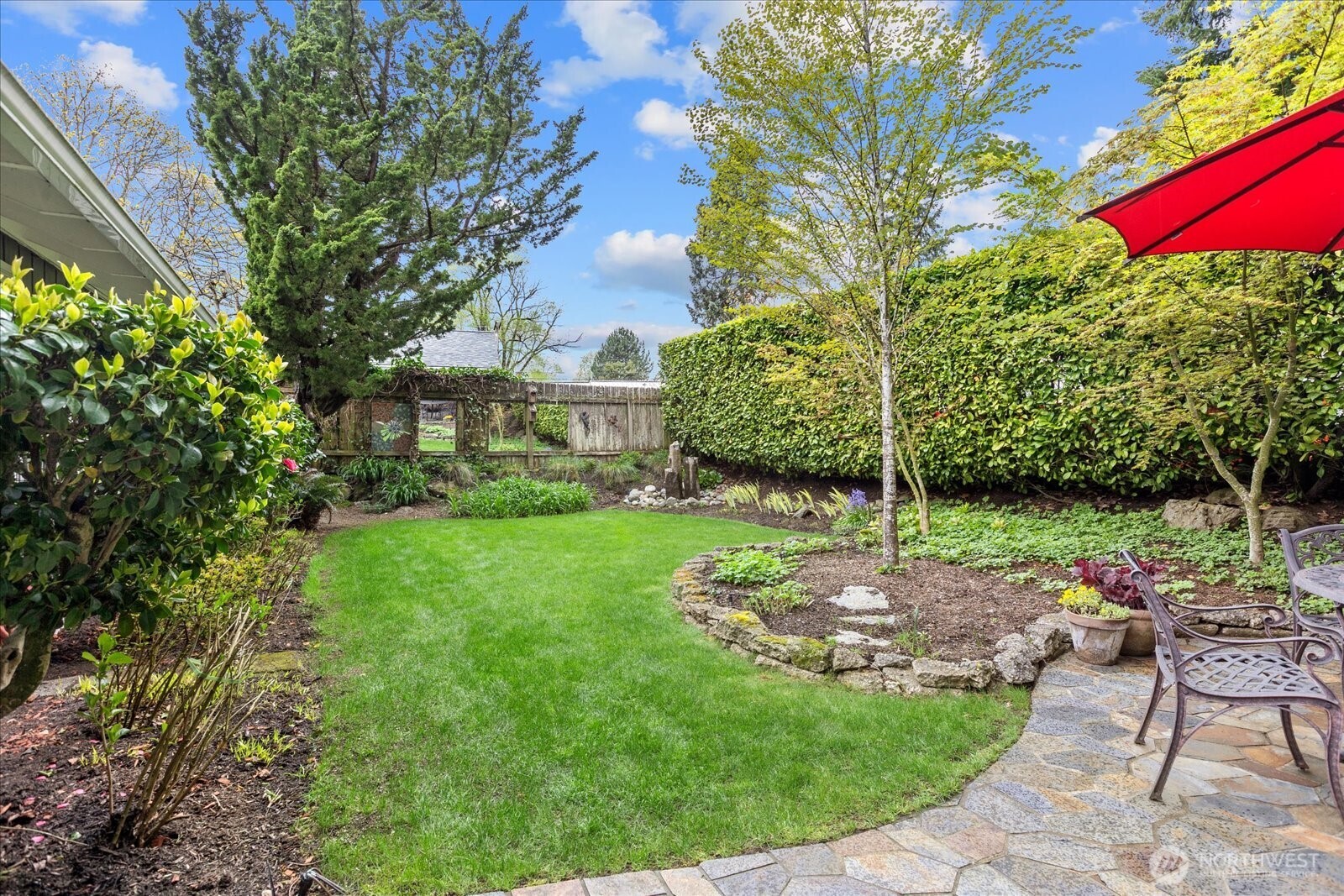 16010 SE 5th Street , Bellevue, WA 98008