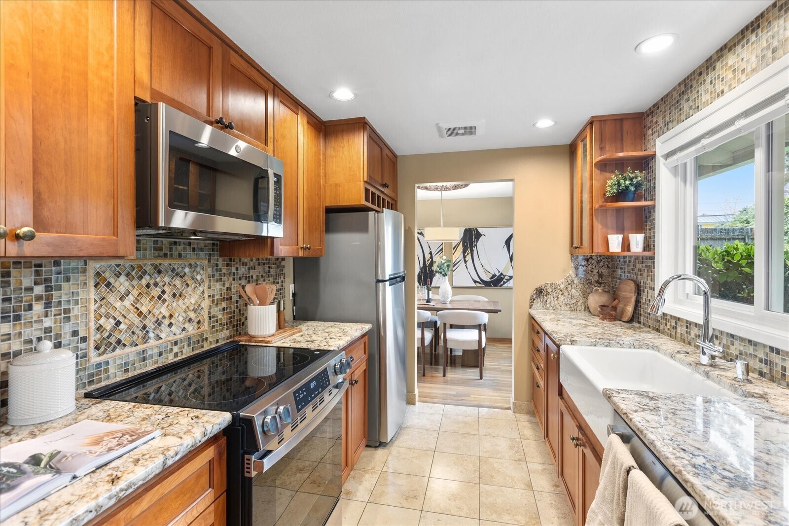 16010 SE 5th Street , Bellevue, WA 98008
