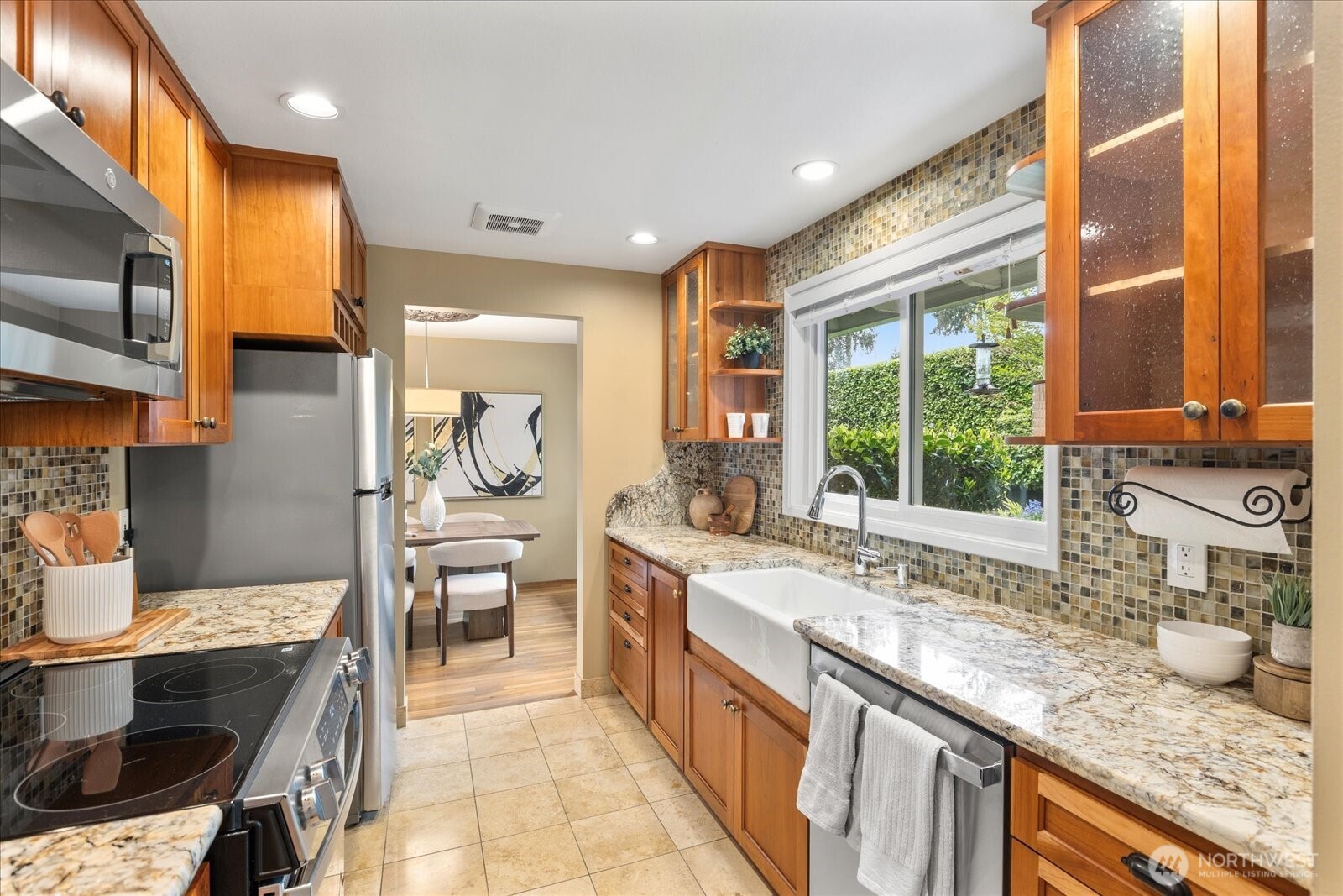 16010 SE 5th Street , Bellevue, WA 98008