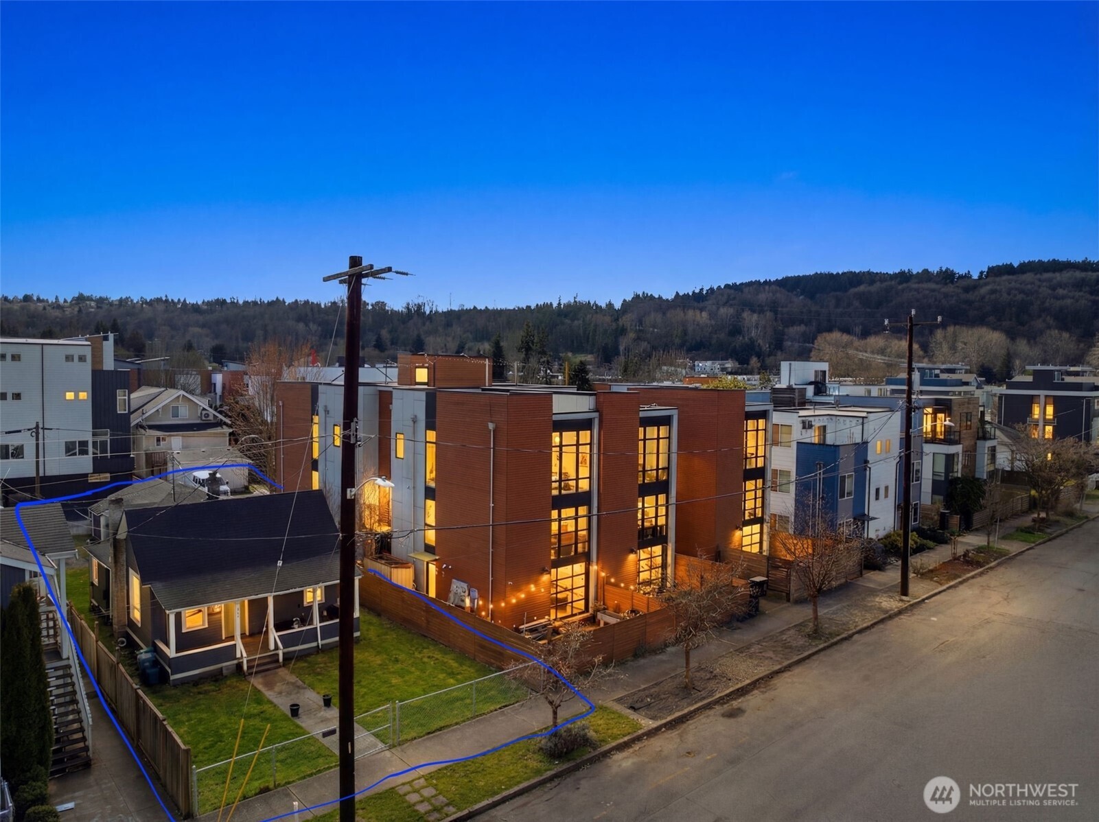 547 S Sullivan Street , Seattle, WA 98108