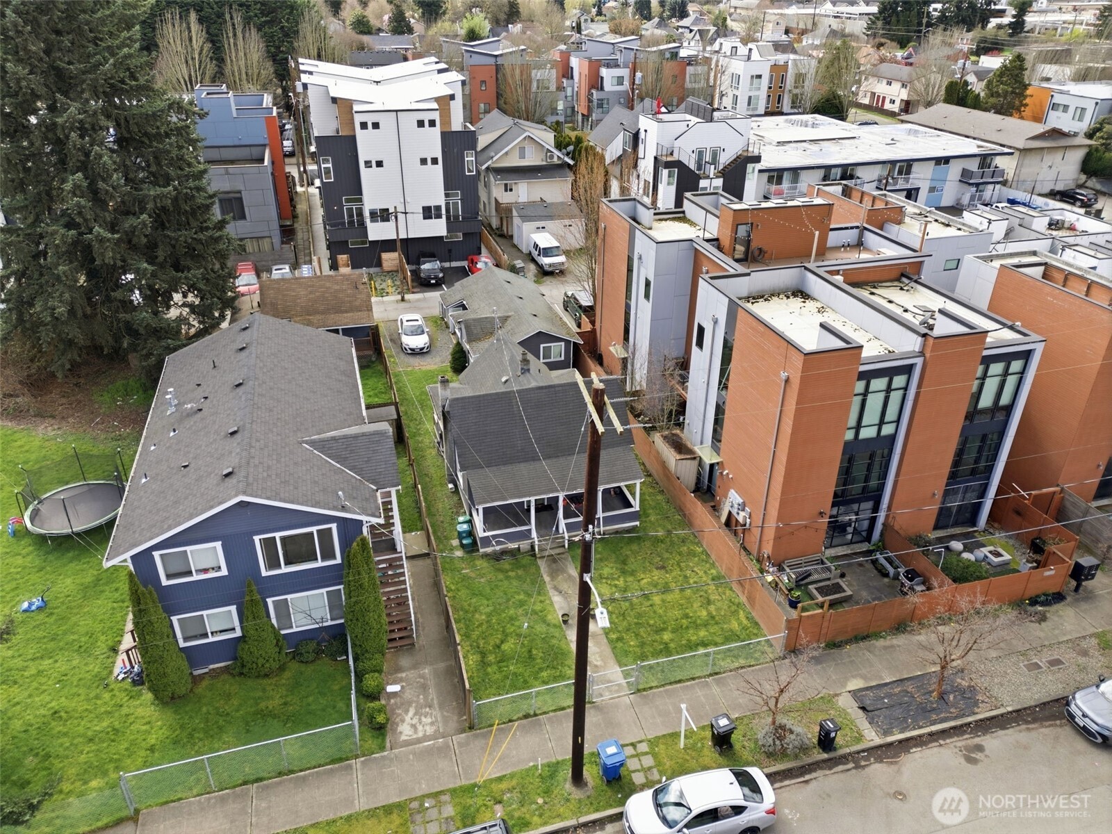 547 S Sullivan Street , Seattle, WA 98108