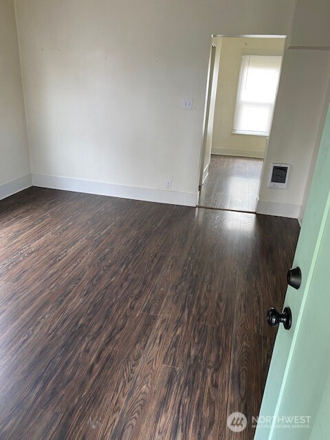 547 S Sullivan Street , Seattle, WA 98108