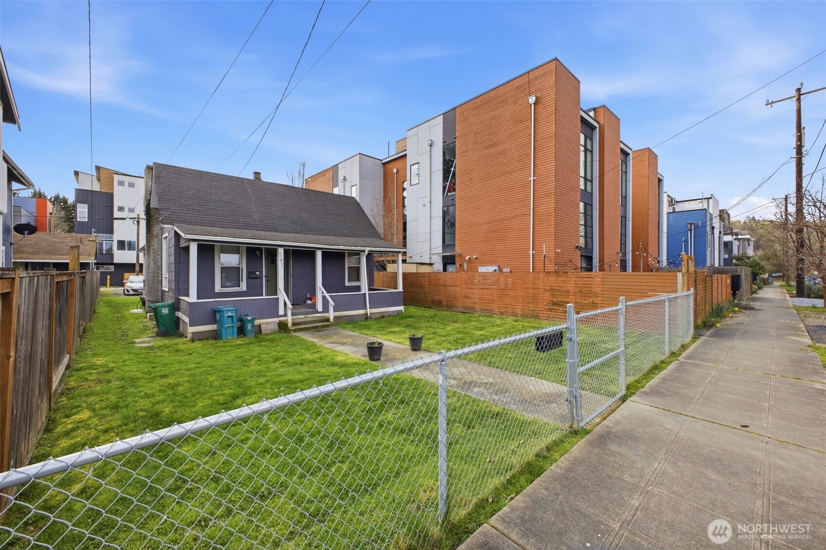 547 S Sullivan Street , Seattle, WA 98108