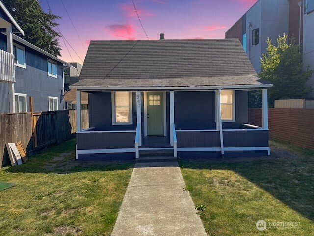 547 S Sullivan Street , Seattle, WA 98108