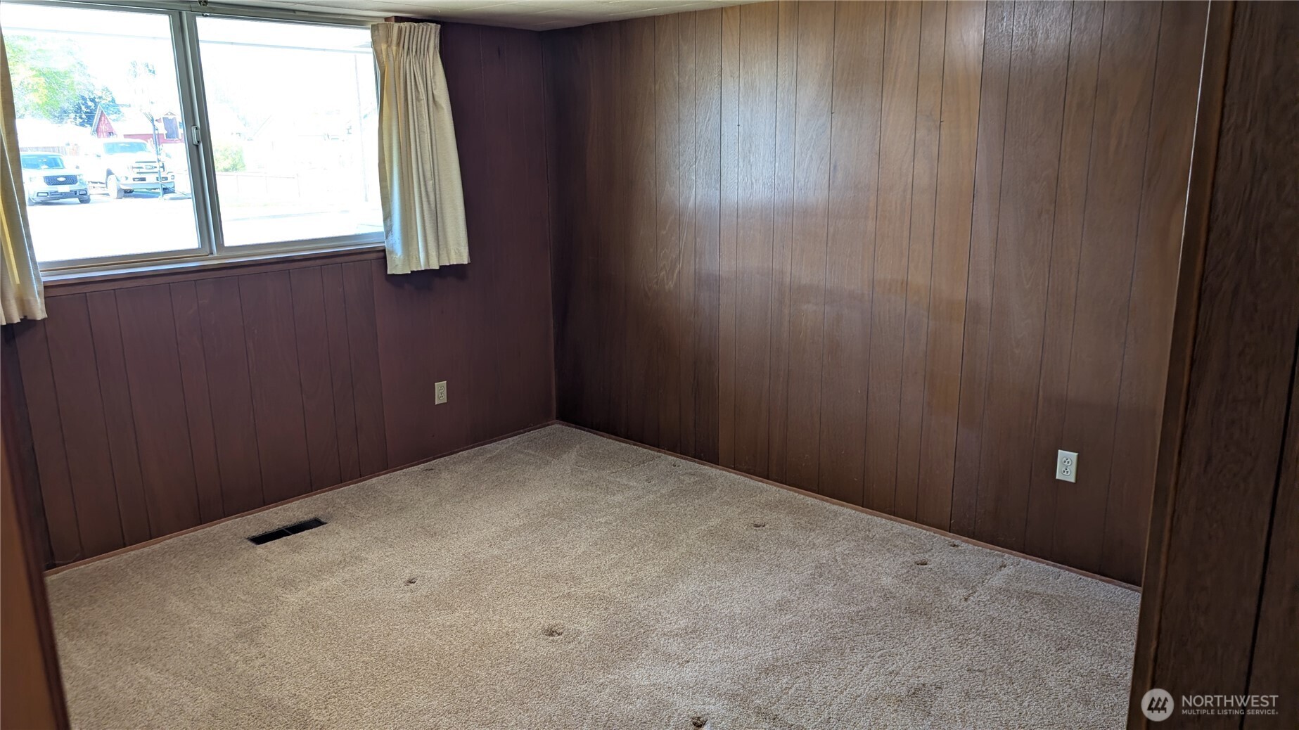 803 13th Street SW, Puyallup, WA 98371