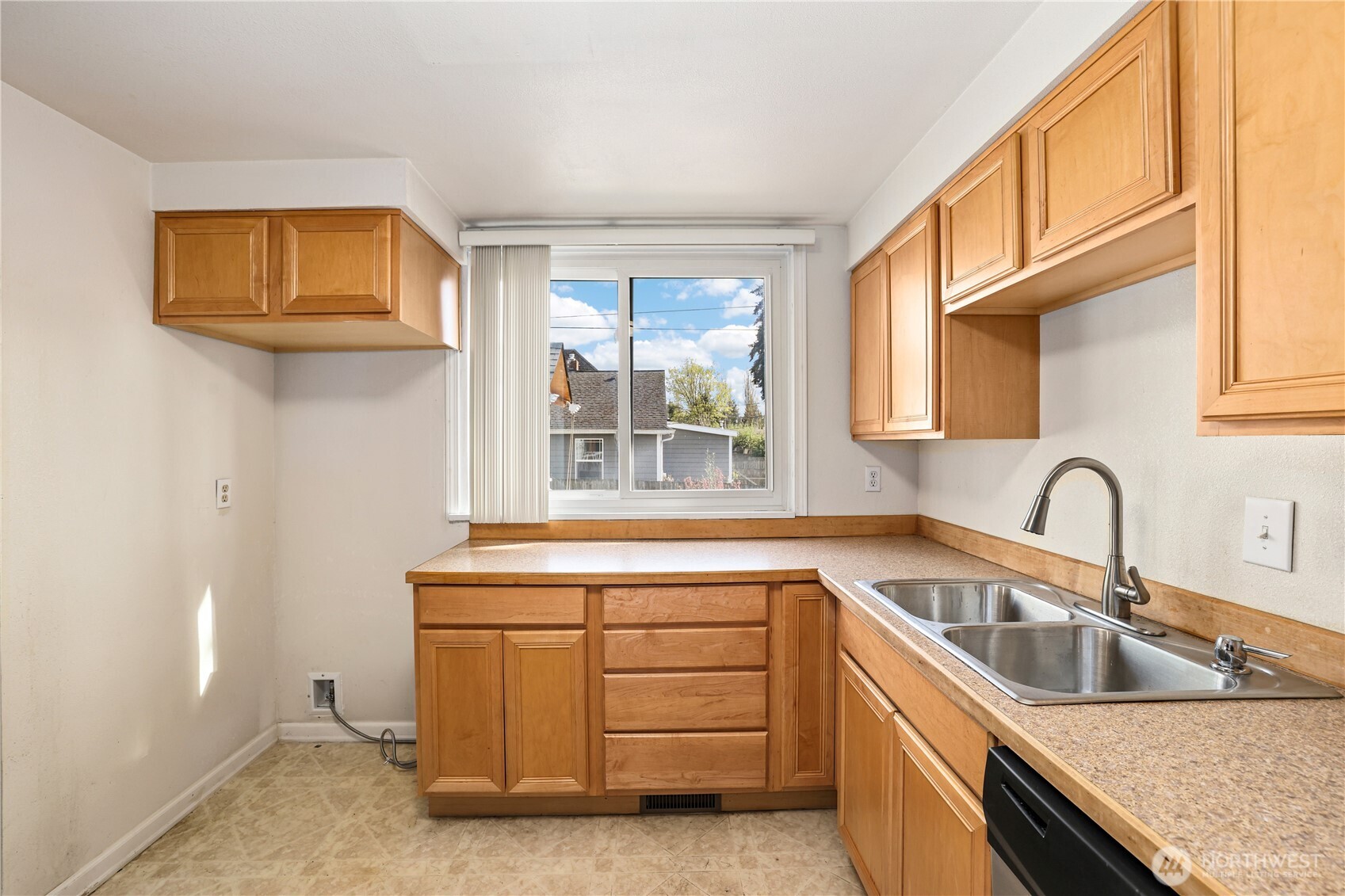 1706 S Fife Street , Tacoma, WA 98405