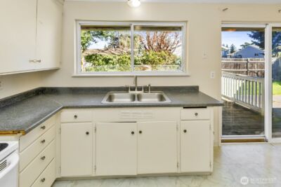1023 115th Street S, Tacoma, WA 98444 - Photo 8