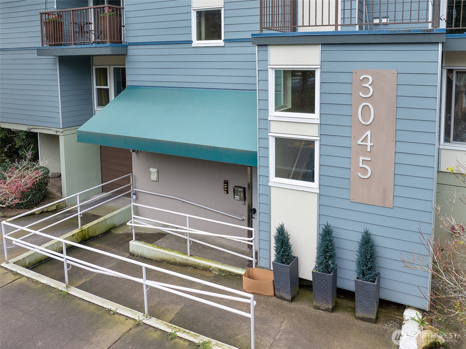 3045 20th Avenue W #409, Seattle, WA 98199
