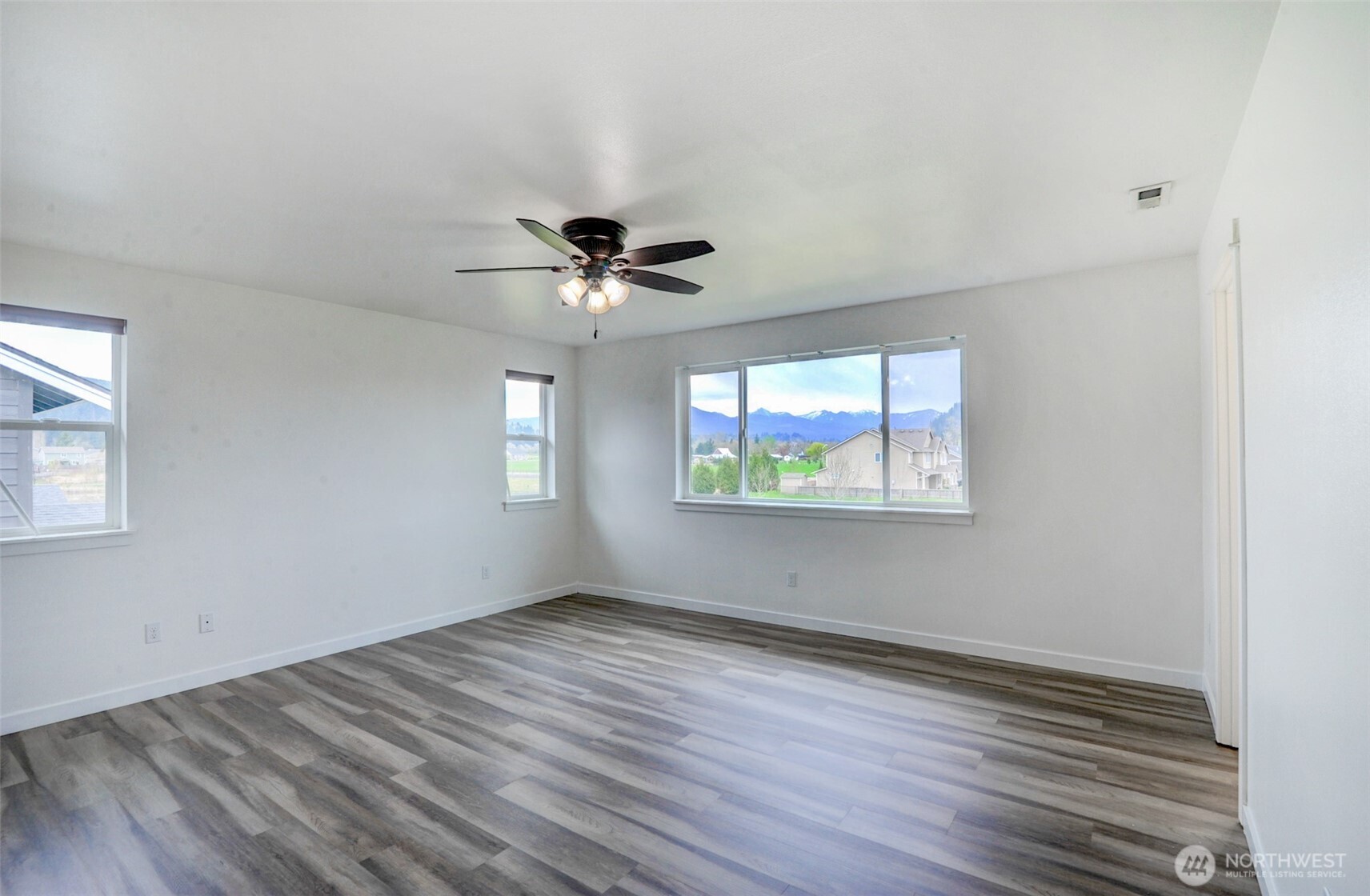 474 Sigrist Drive E, Enumclaw, WA 98022-9998