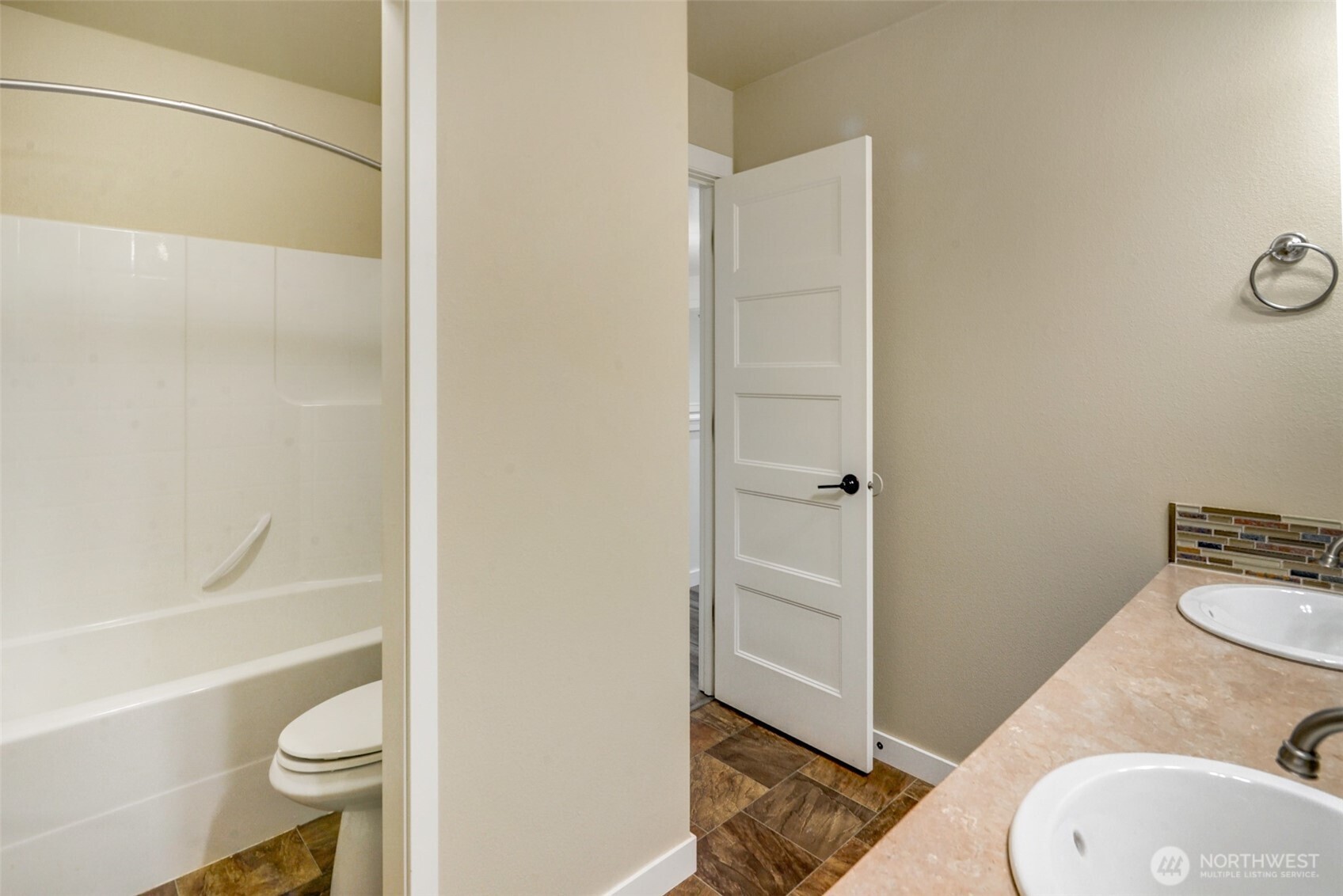 474 Sigrist Drive E, Enumclaw, WA 98022-9998