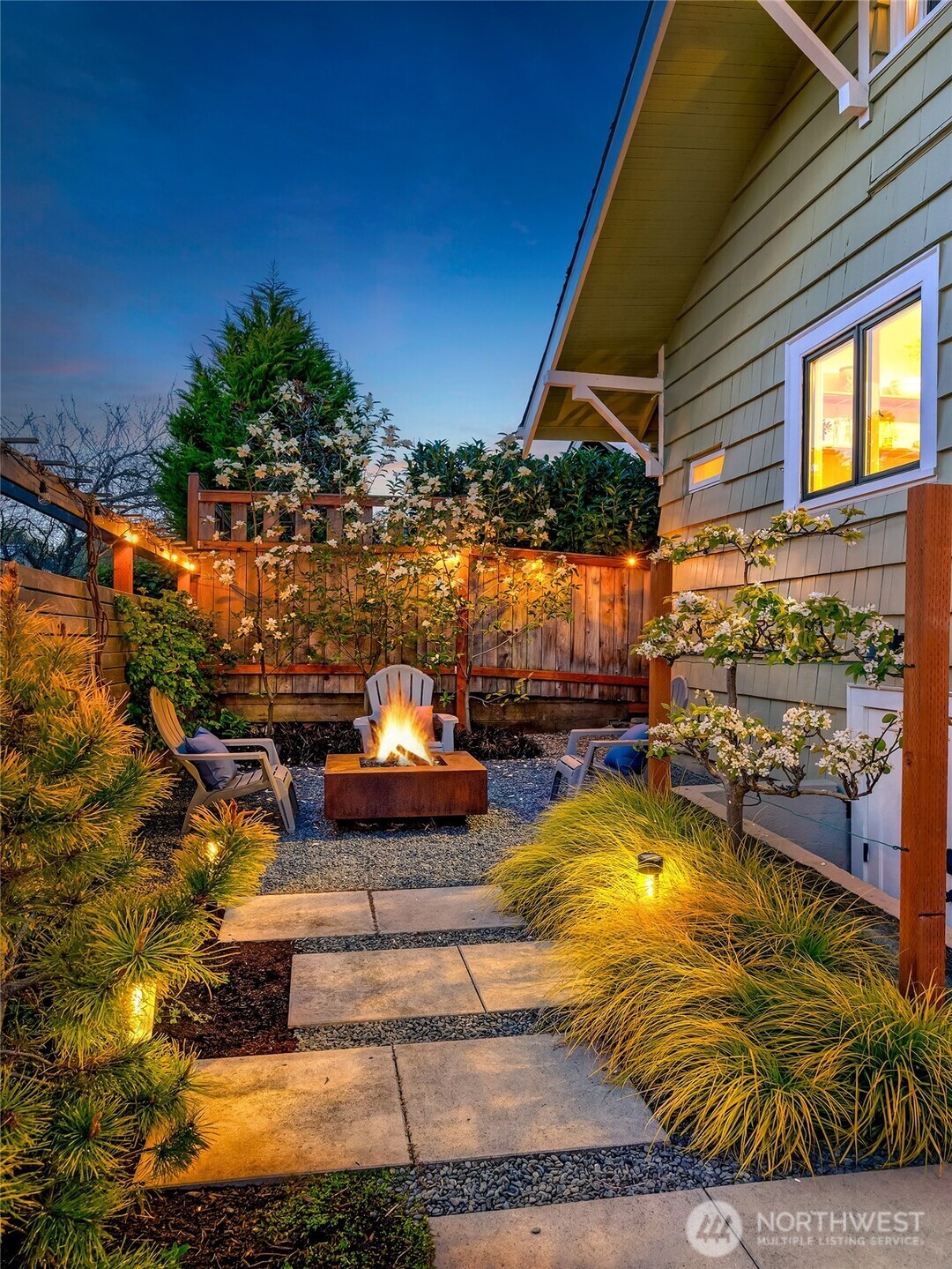4203 Corliss Avenue N, Seattle, WA 98103