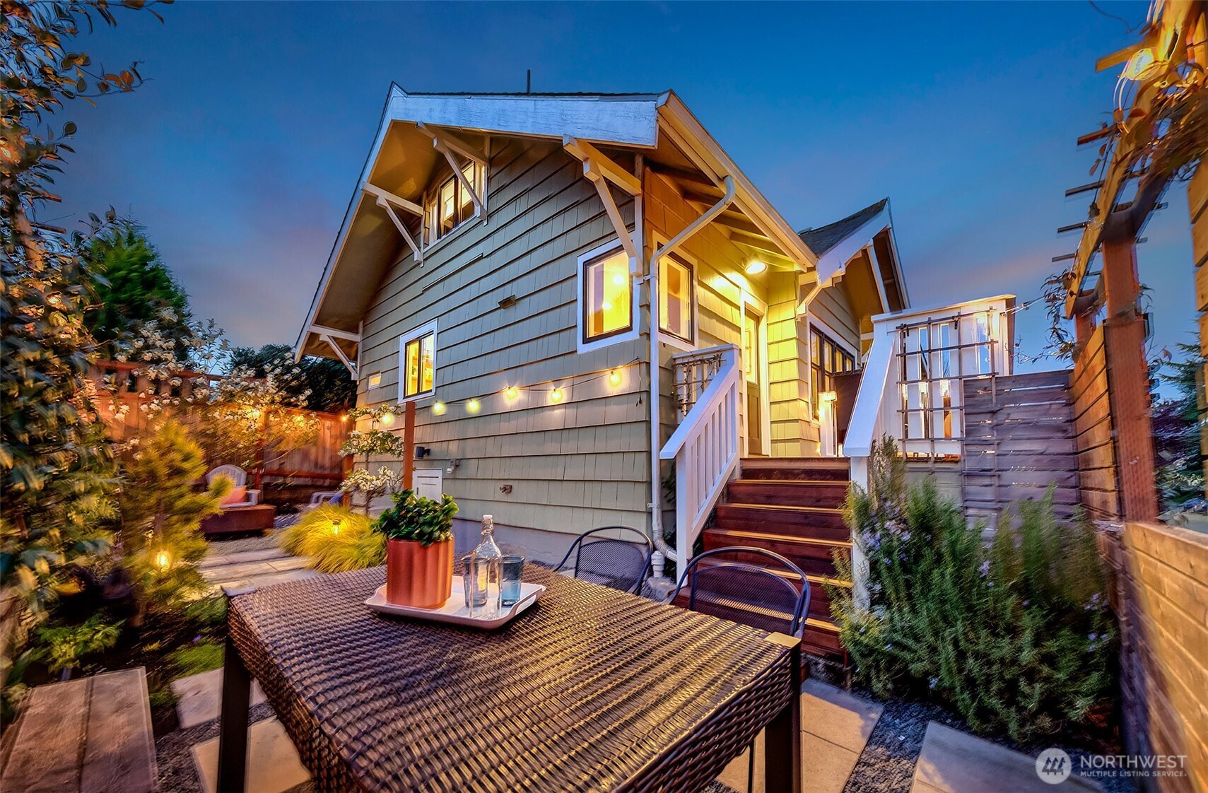4203 Corliss Avenue N, Seattle, WA 98103